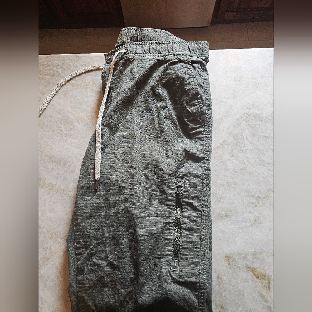 Vuori Mens Ripstop Traveler Joggers